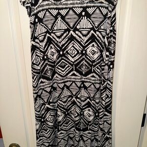Black and White Geometric Pattern skirt
